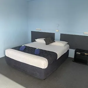 https://hotel-springsure.queenslandhotels.net